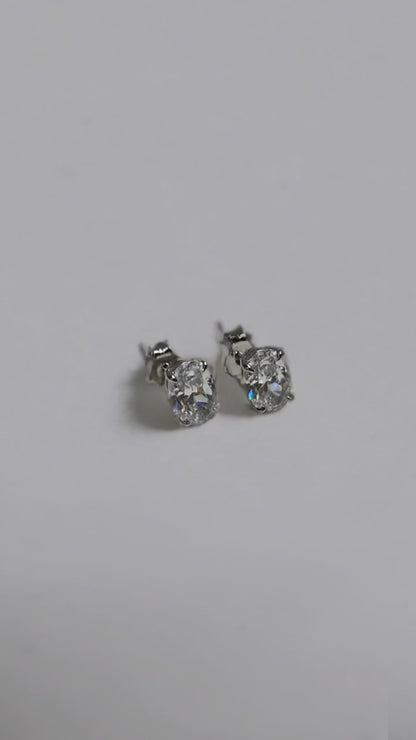 The Roots Oval Diamond Stud